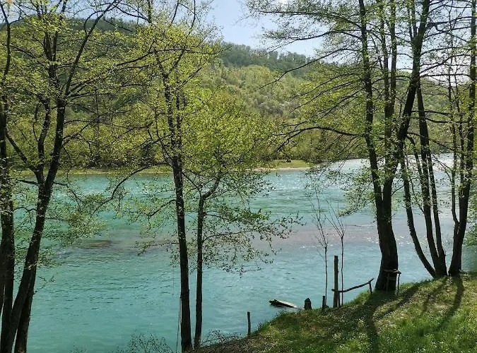 Vikendica Na Drini Drinski Odmor Case de vacanță Crnca
