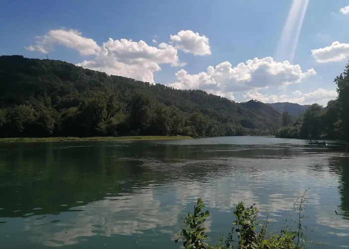Vikendica Na Drini Drinski Odmor Case de vacanță *