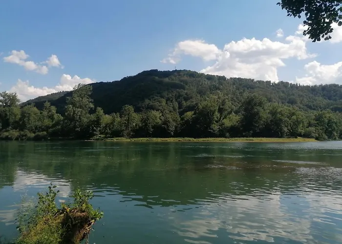 Vikendica Na Drini Drinski Odmor Case de vacanță Crnca