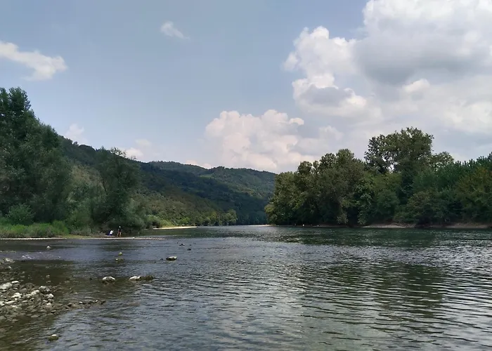 Vikendica Na Drini Drinski Odmor Case de vacanță